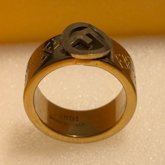 Fendi size 6 ring! Call out: A little scuff on the F initial on the ring. - Picture 9 of 11
